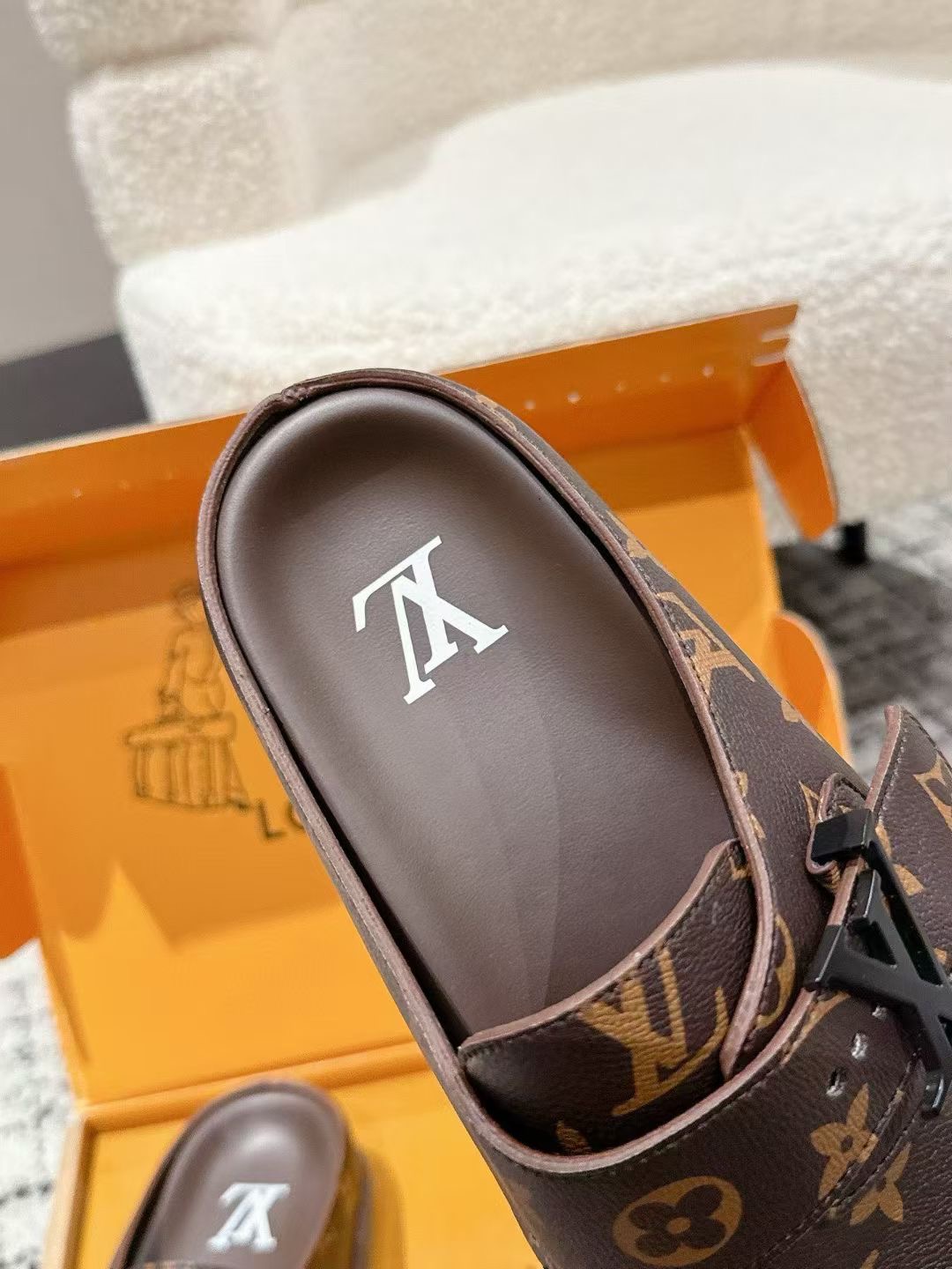 루이비통 코지 플랫 컴포트 클로그 모노그램