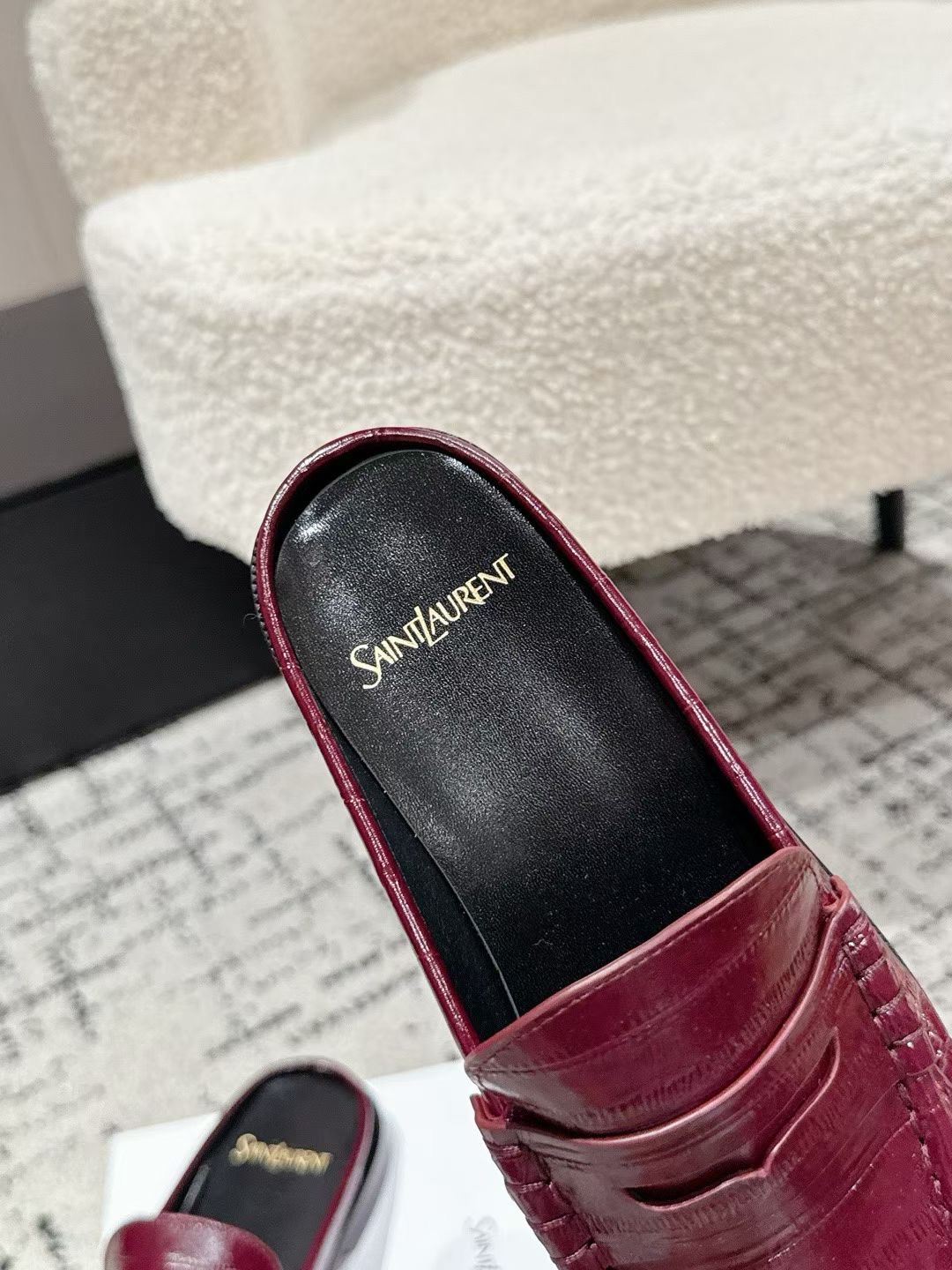 생로랑 르 로퍼 레더 뮬