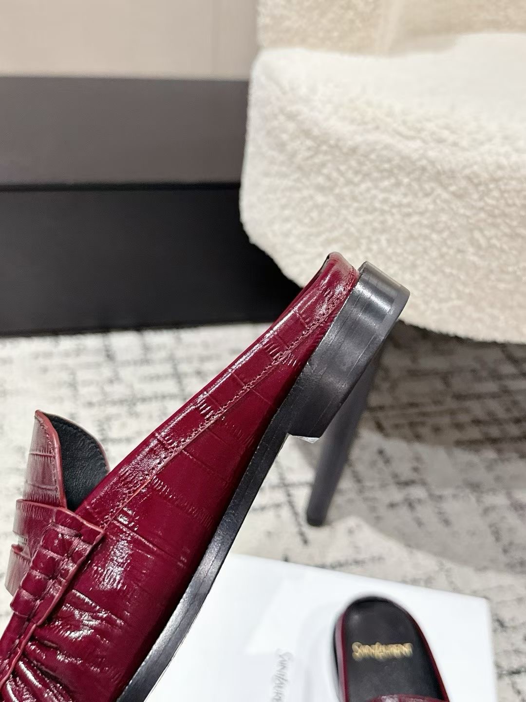 생로랑 르 로퍼 레더 뮬