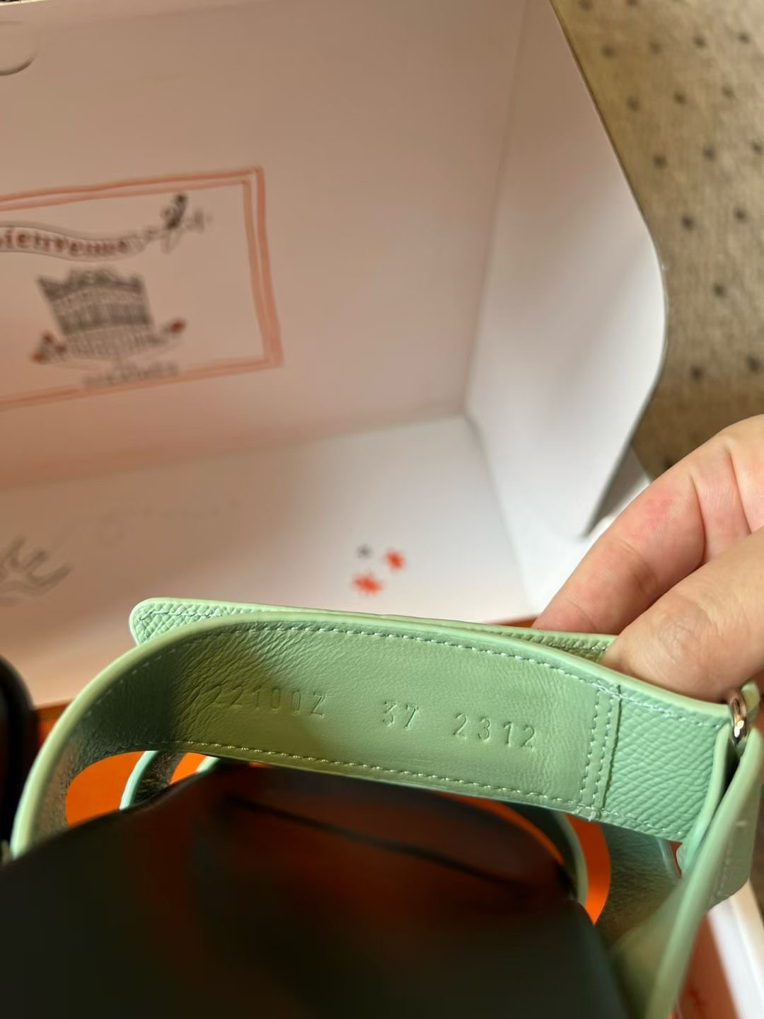 에르메스 시프레 샌들