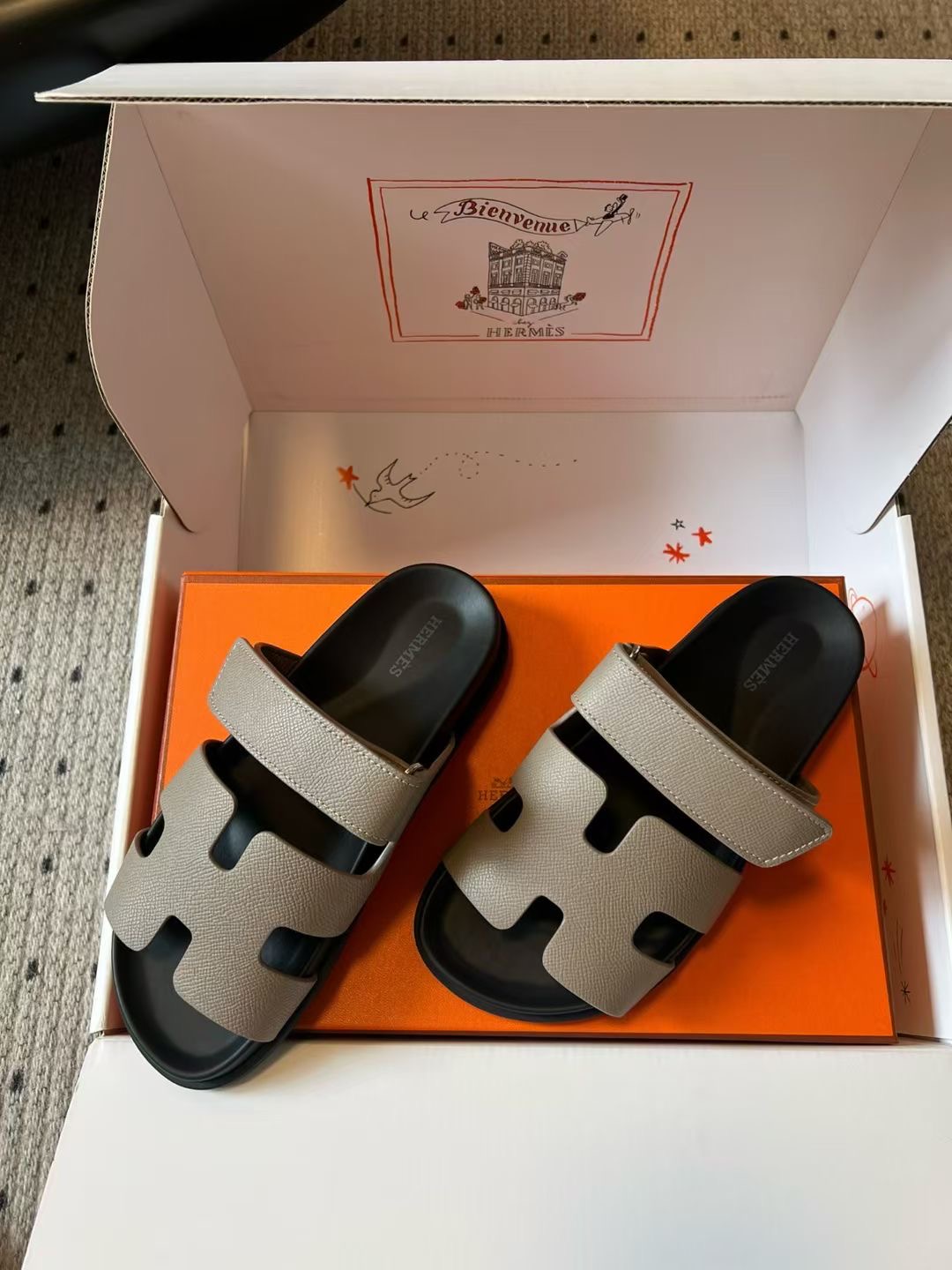 에르메스 시프레 샌들
