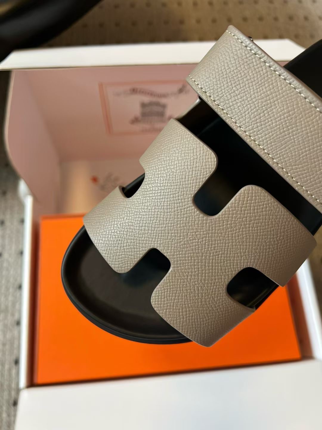 에르메스 시프레 샌들