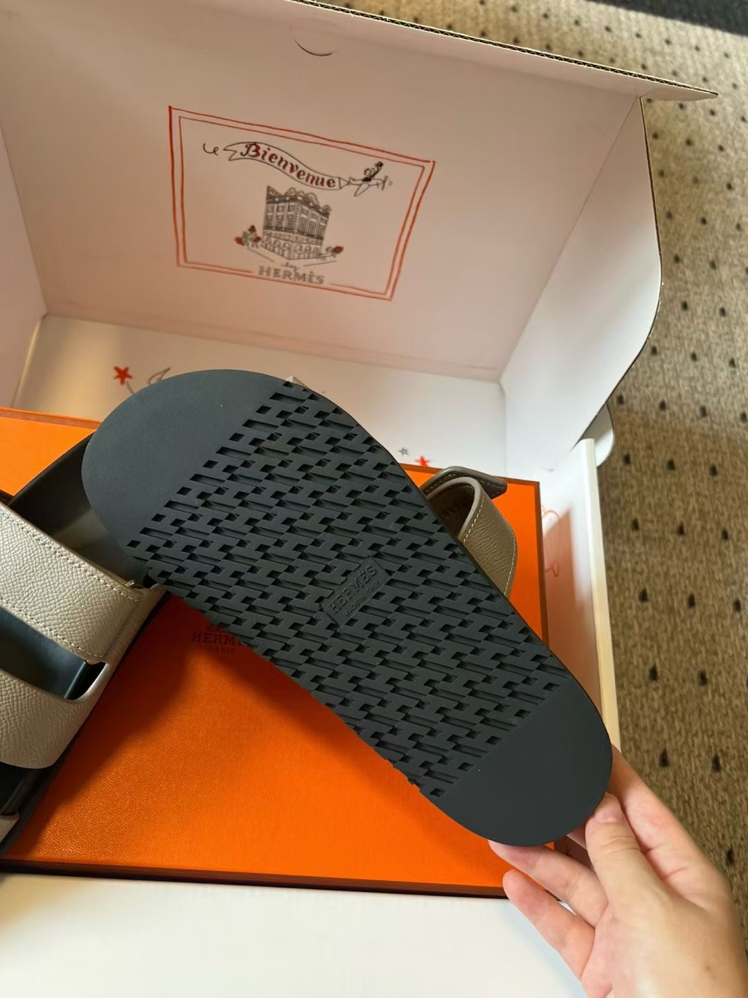 에르메스 시프레 샌들