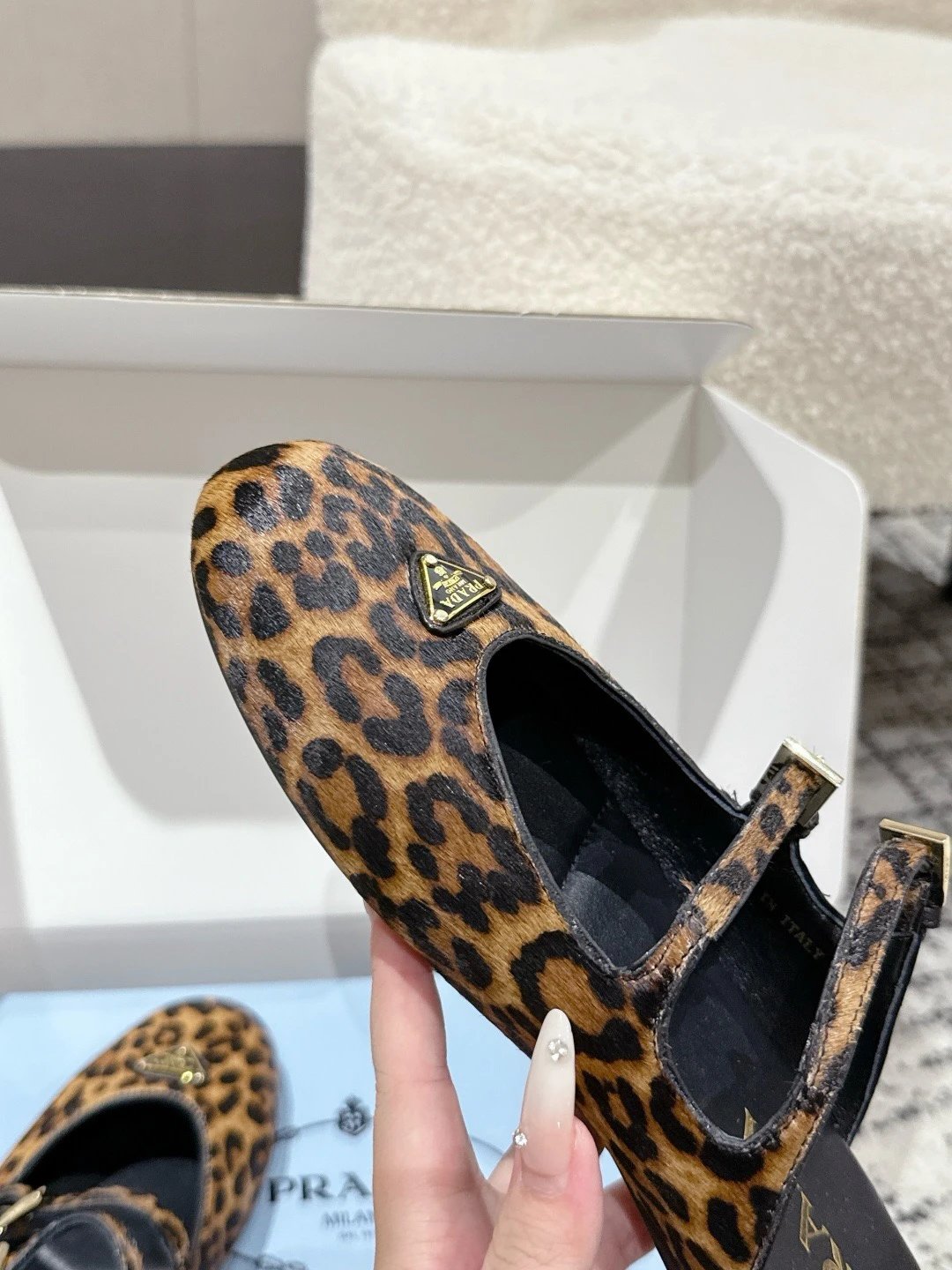 프라다 더블 스트랩 레오파드 프린트 발레리나 플랫 슈즈