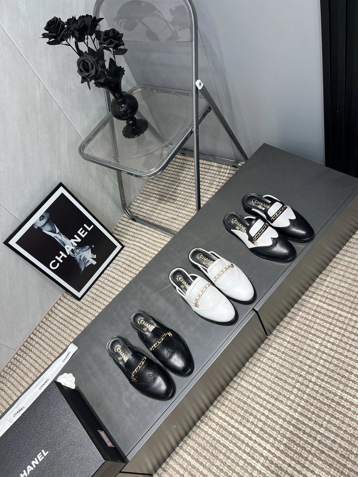 샤넬 골드 체인 블로퍼 뮬 G36421