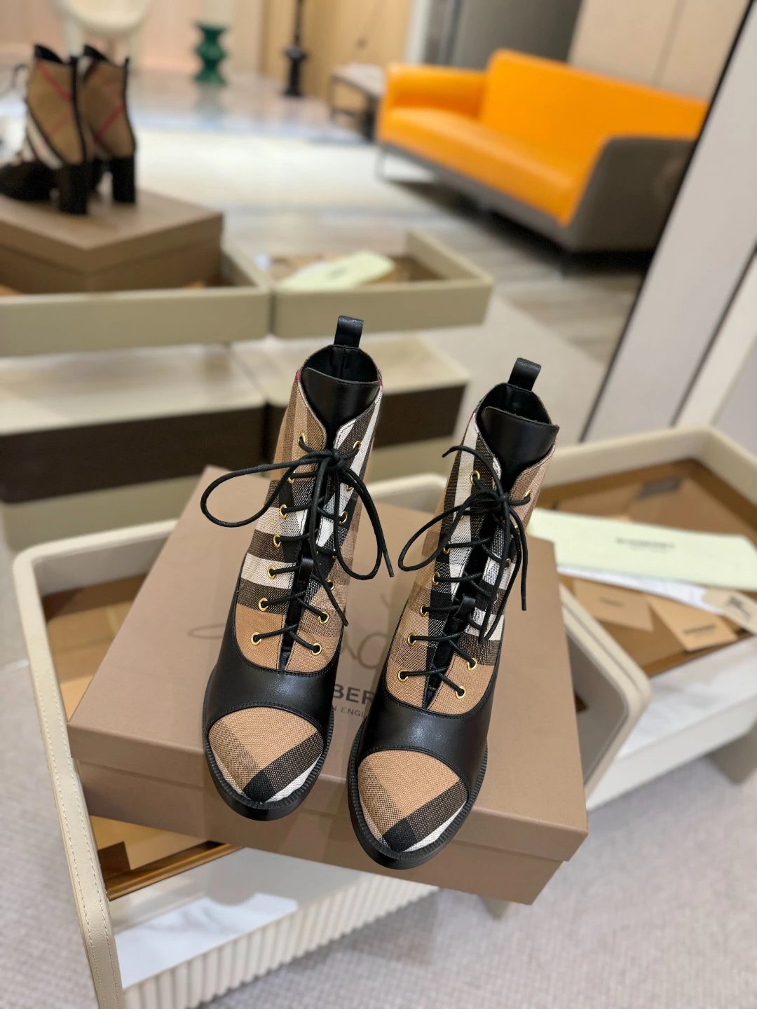 버버리 빈티지 체크 블록 힐 앵클 부츠