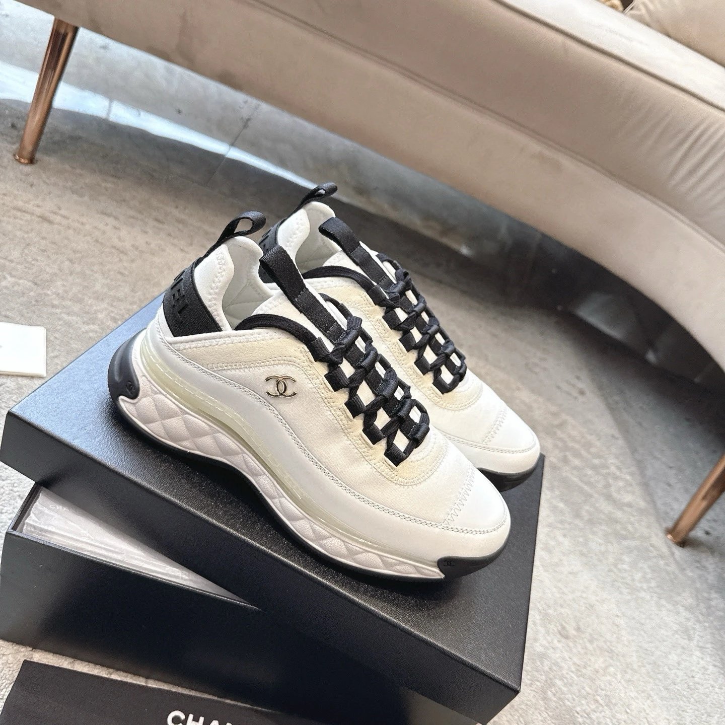 샤넬 믹스드 파이버 스니커즈 화이트