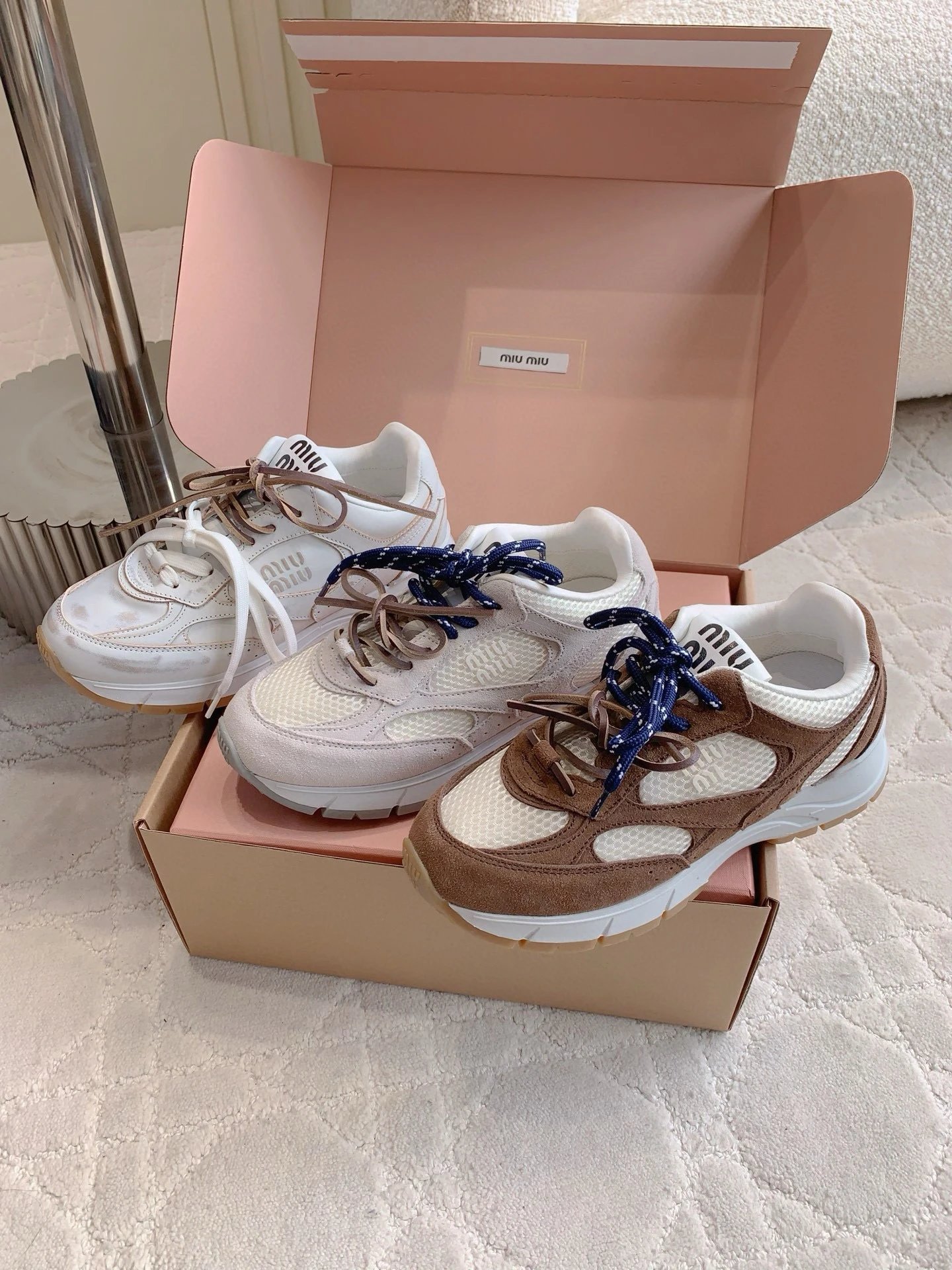 미우미우 X 뉴발란스 스니커즈 530
