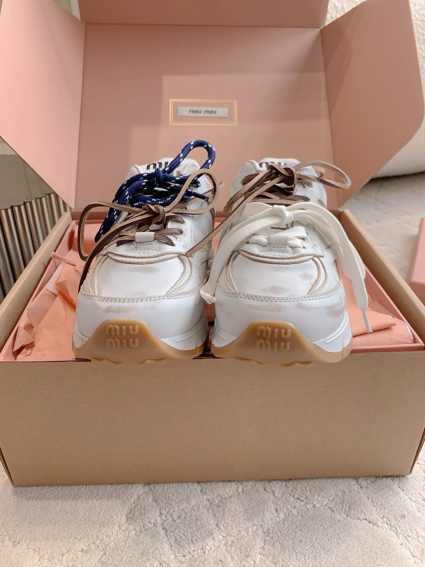 미우미우 X 뉴발란스 스니커즈 530