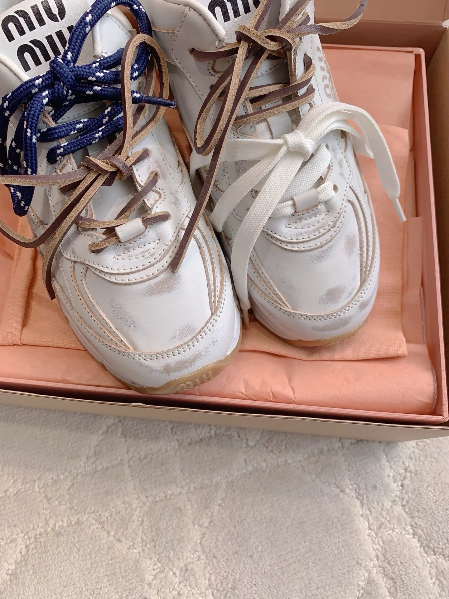 미우미우 X 뉴발란스 스니커즈 530