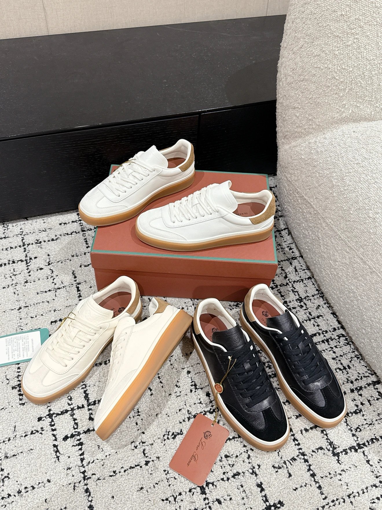 로로피아나 테니스 워크 스니커즈