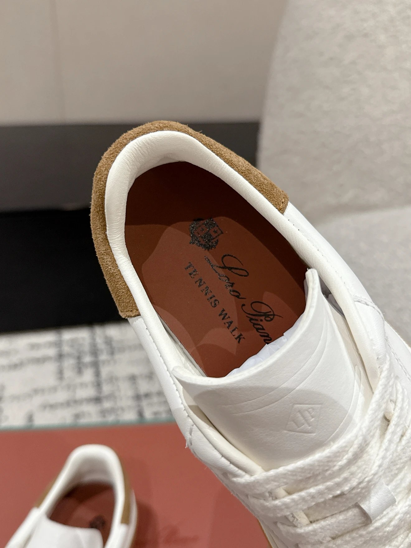 로로피아나 테니스 워크 스니커즈