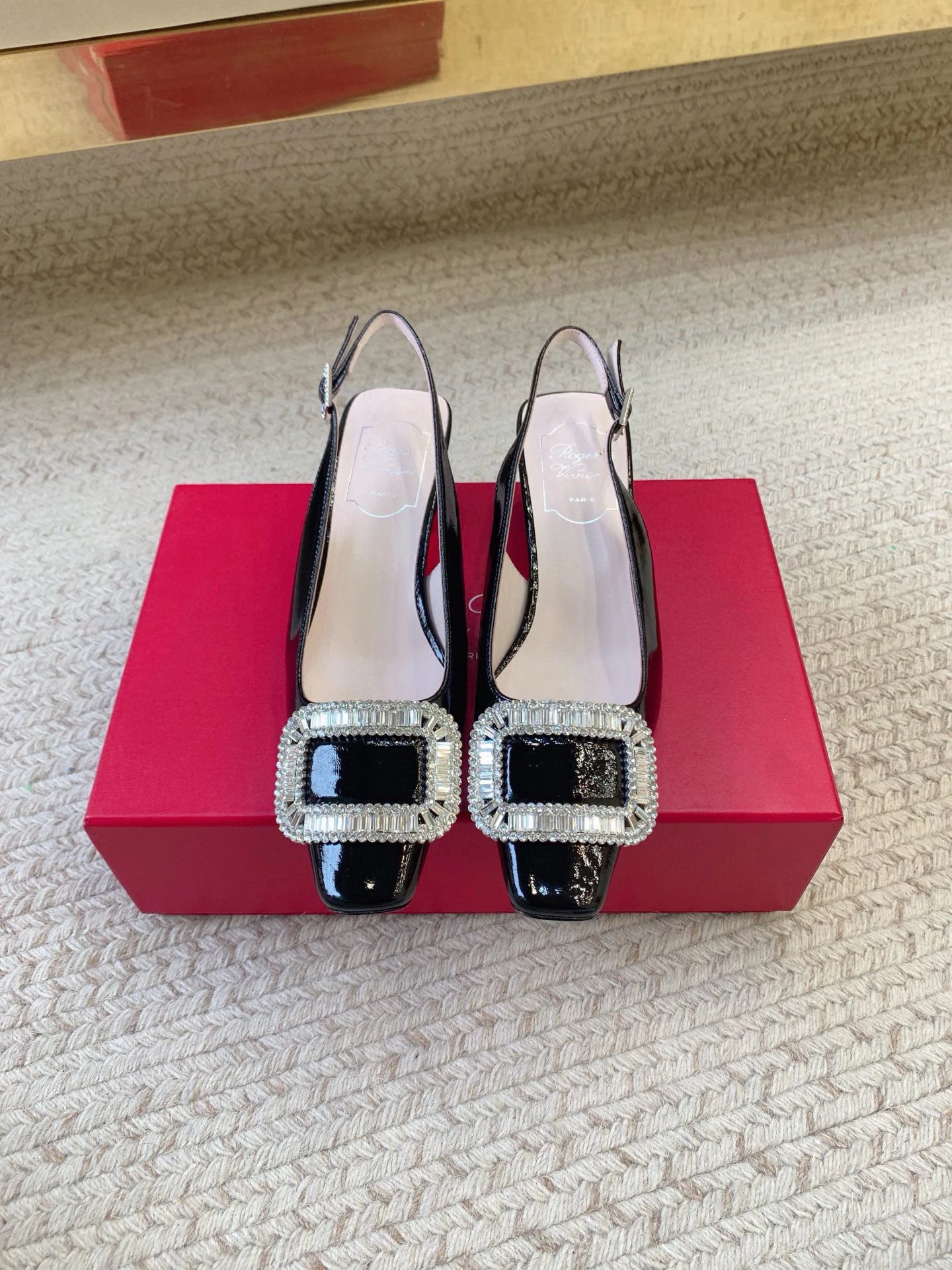 로저 비비에 슬링백 펌프스