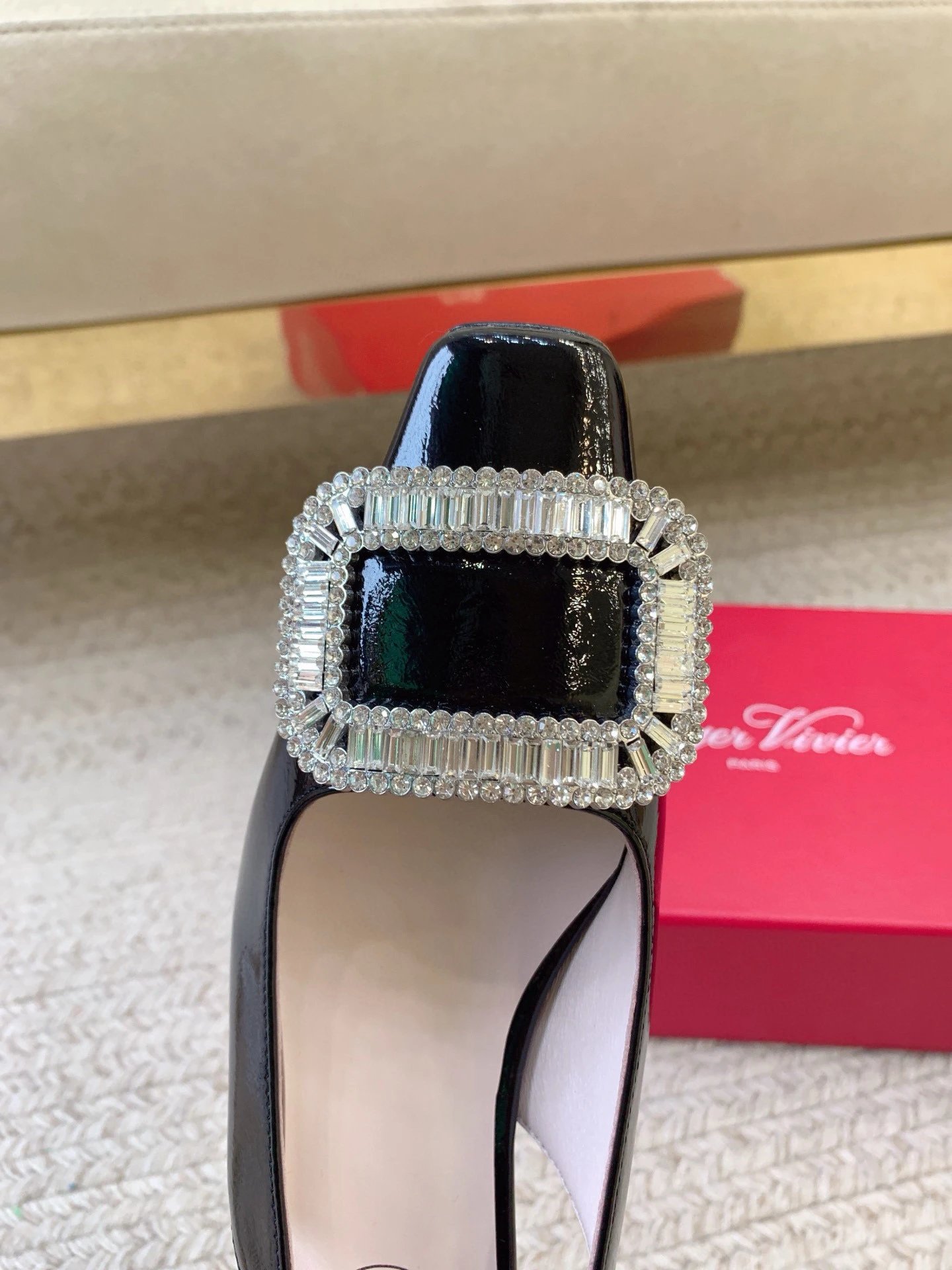 로저 비비에 슬링백 펌프스