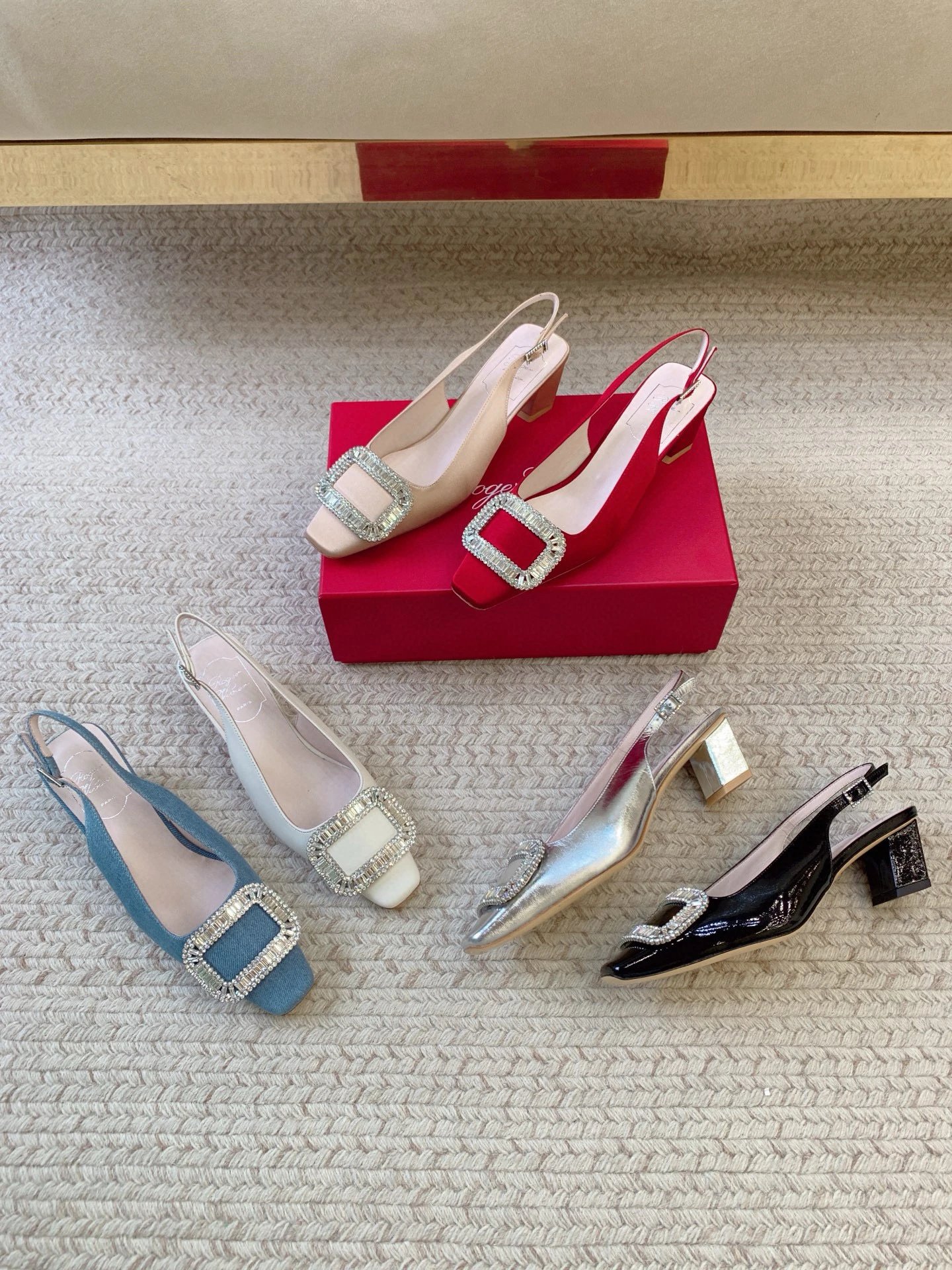 로저 비비에 슬링백 펌프스