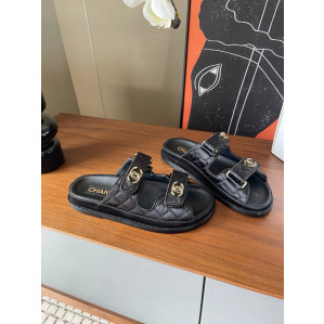 샤넬 CC로고 벨크로 램스킨 뮬 샌들