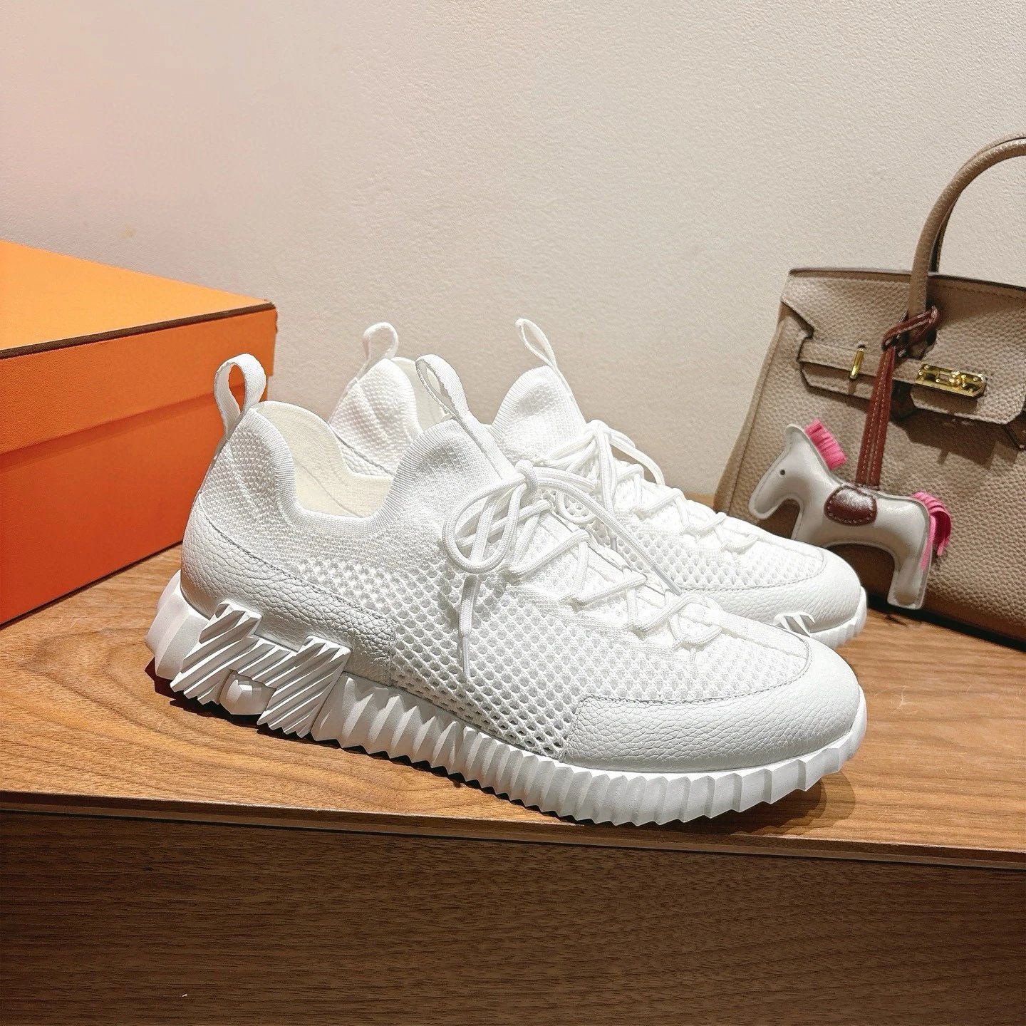 에르메스 바운싱 스니커즈