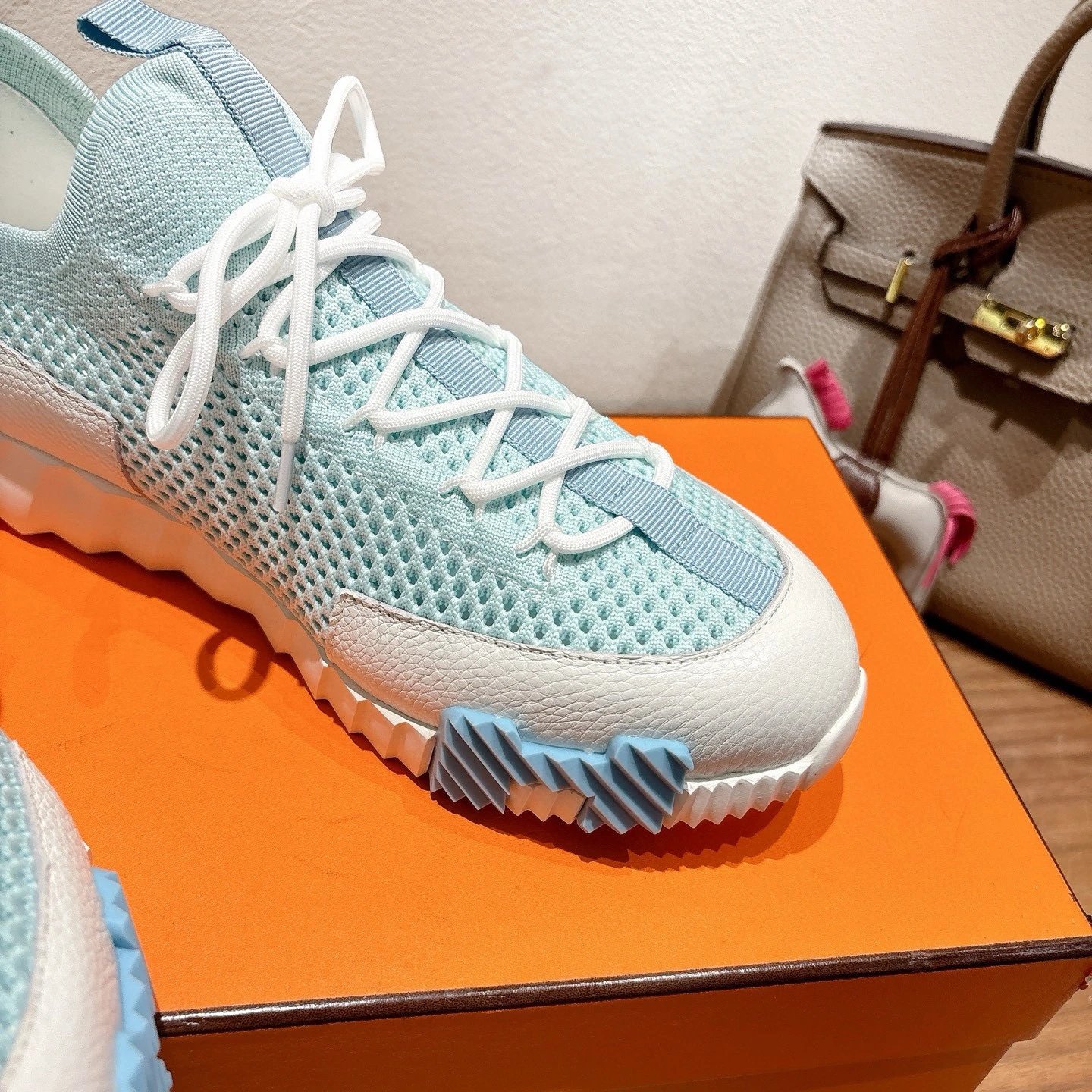 에르메스 바운싱 스니커즈