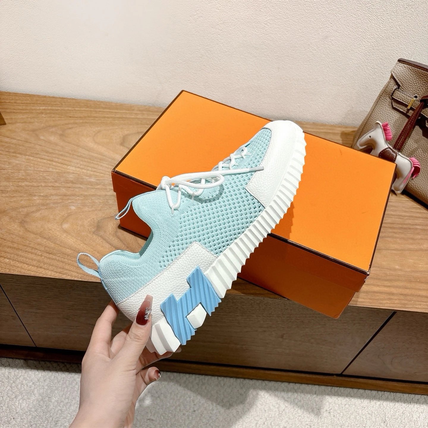 에르메스 바운싱 스니커즈