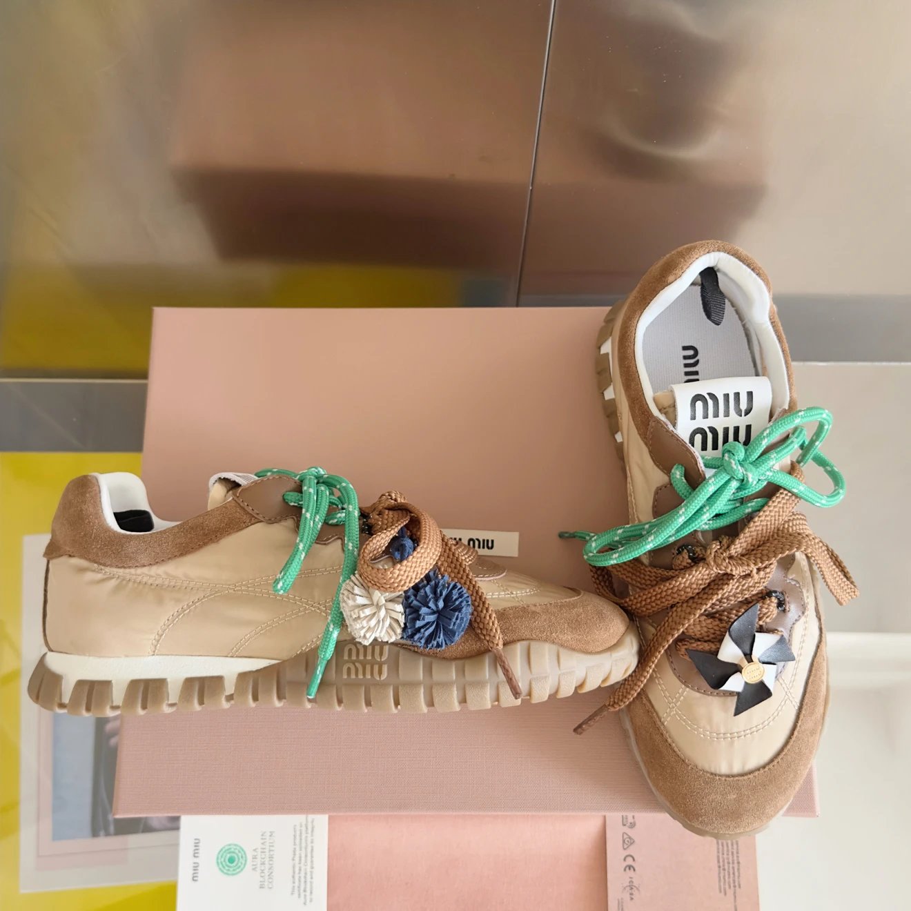 미우미우 타이어 테크니컬 스니커즈