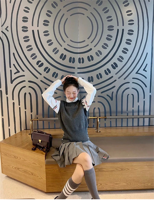 톰브라운 캐시미어 슬리브리스 4-Bar 니트 나시