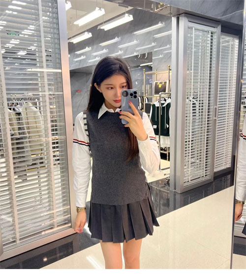 톰브라운 캐시미어 슬리브리스 4-Bar 니트 나시