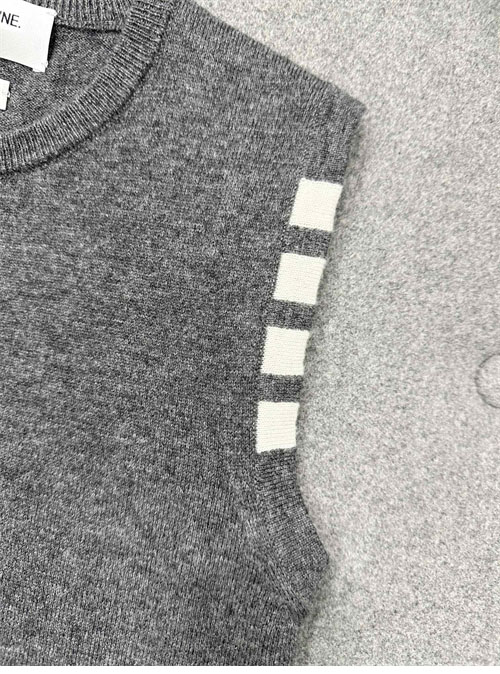 톰브라운 캐시미어 슬리브리스 4-Bar 니트 나시