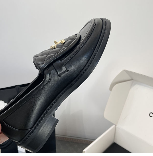 샤넬 cc로고 턴락 퀼팅 모카신 로퍼