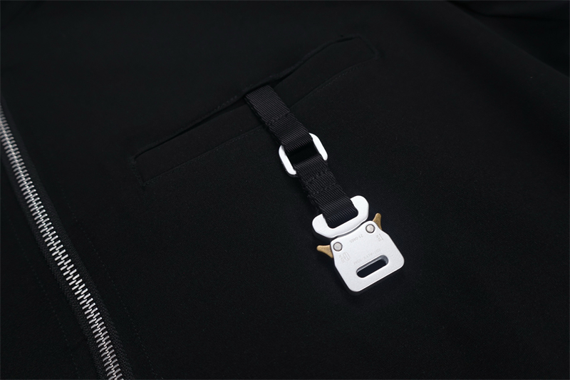 알릭스 9SM 버클 디테일 집업 트랙 탑