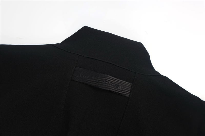 알릭스 9SM 버클 디테일 집업 트랙 탑