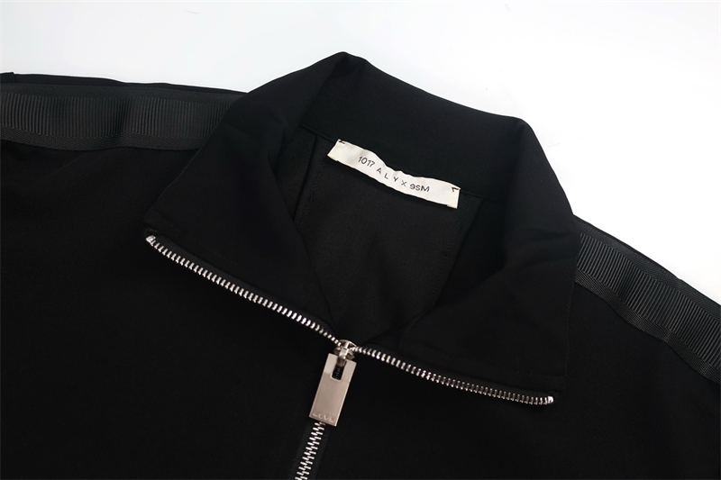 알릭스 9SM 버클 디테일 집업 트랙 탑