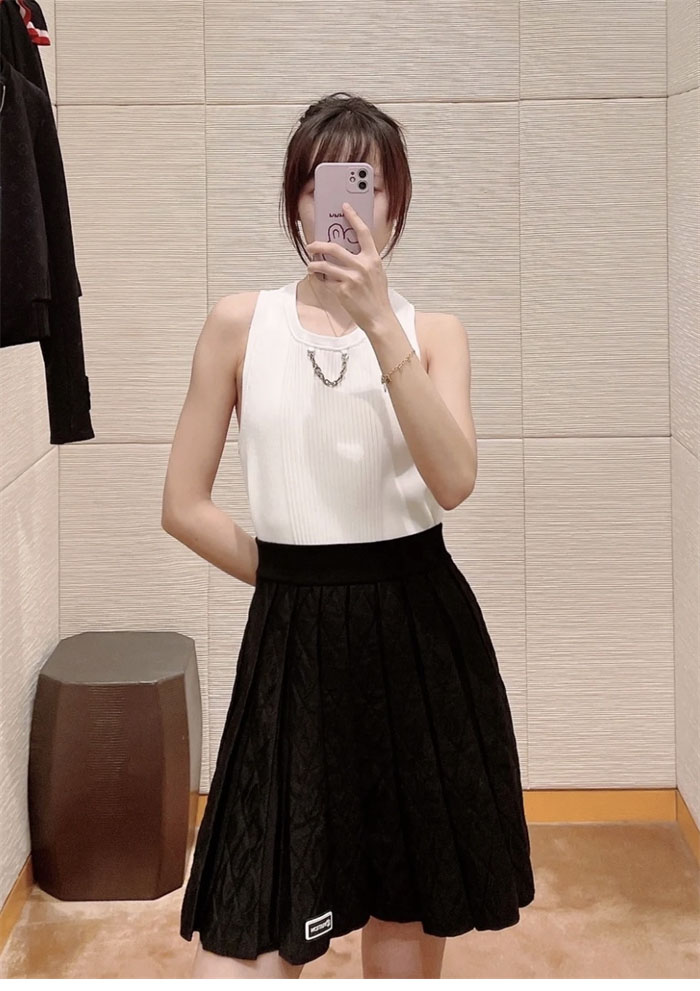 루이비통 넥 LV 체인 리브드 니트 탱크 드레스