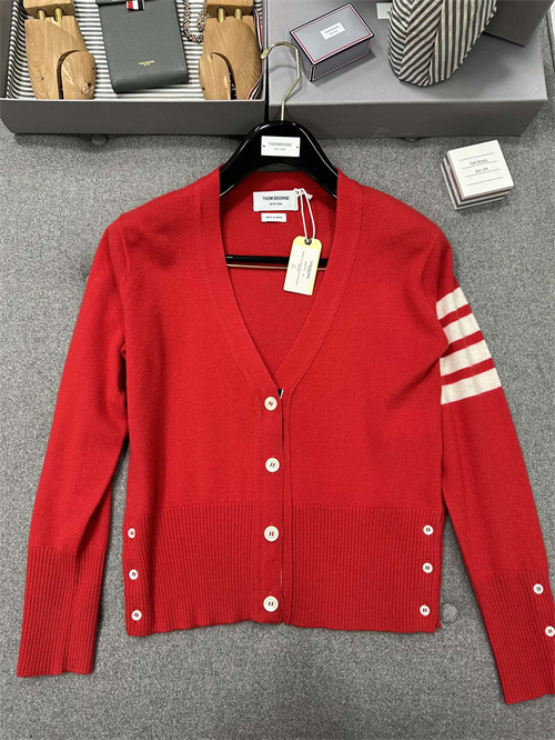 톰브라운 사선완장 4-Bar 크롭 캐시미어 가디건 [터보]