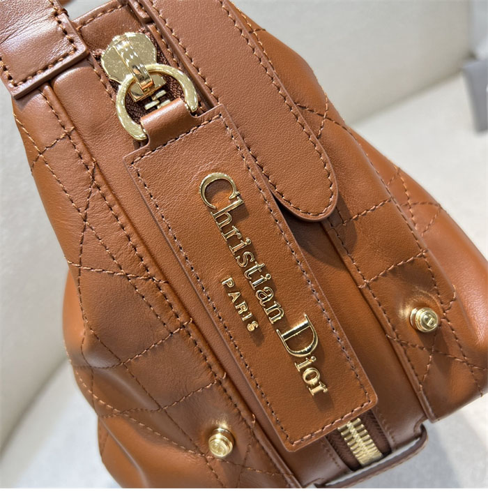 디올 D-Journey 디저니 미디엄 백 카멜 매크로 까나쥬