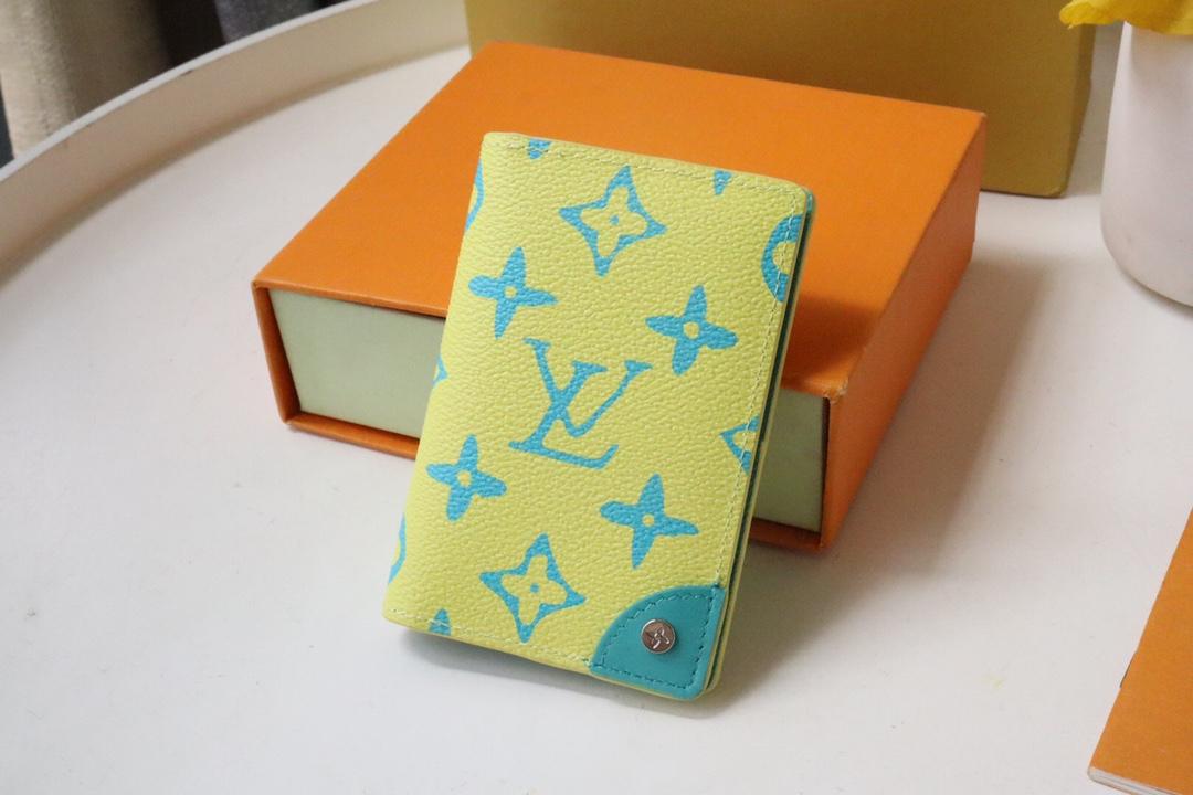 Louis Vuitton M82005