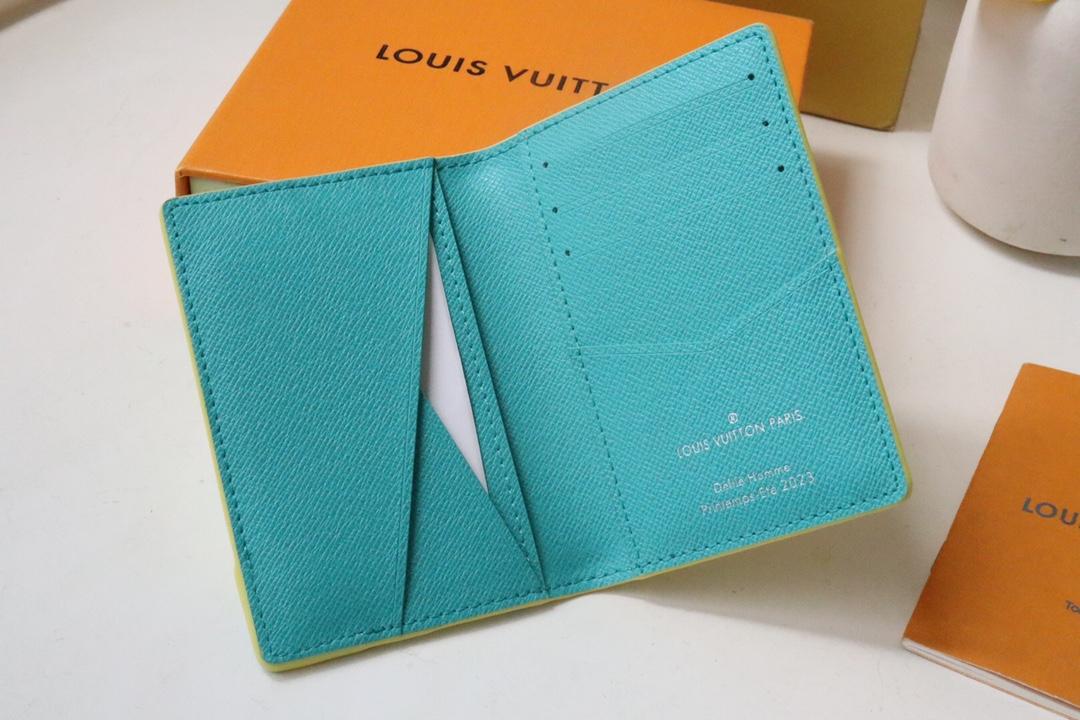 Louis Vuitton M82005