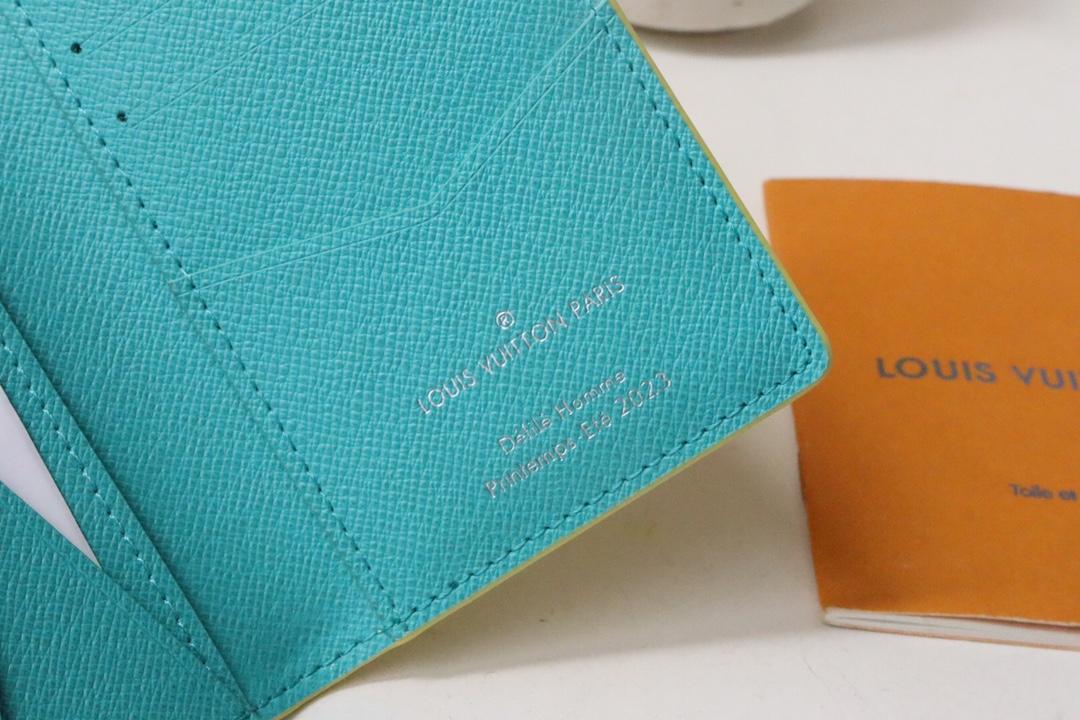 Louis Vuitton M82005