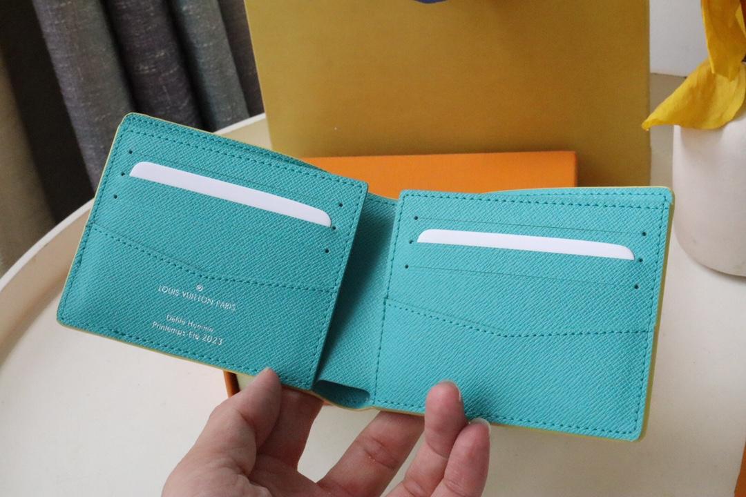 Louis Vuitton M82005