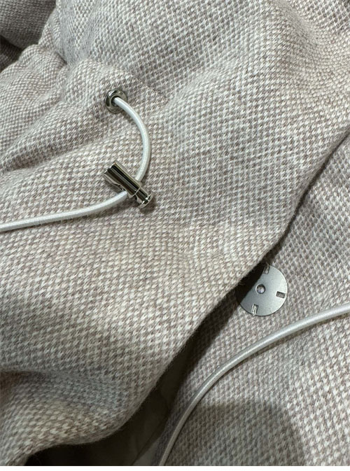 로로피아나 24FW 로고 패치 밍크퍼 구스다운 패딩 점퍼