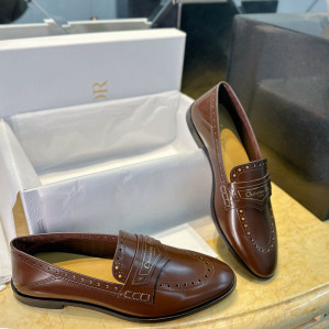 디올 보이 펌프스 플럼 램스킨 로퍼