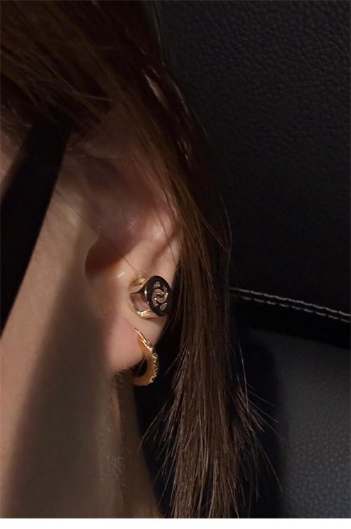 샤넬 24B 스터드 이어링