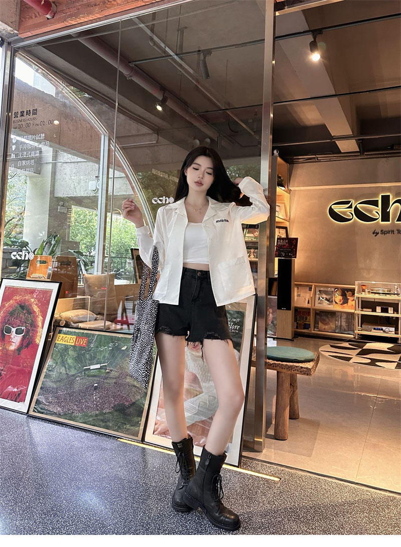 미우미우 빅포켓 카라 오버 셔츠 2컬러