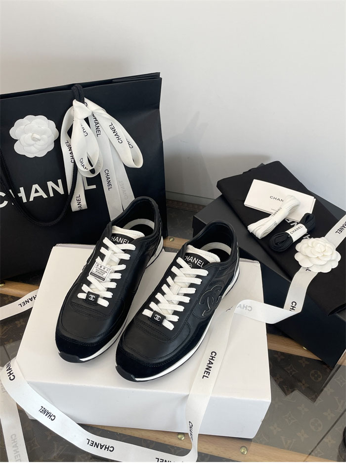 샤넬 25SS 프리 CC로고 스니커즈