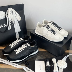 샤넬 25SS 프리 CC로고 스니커즈