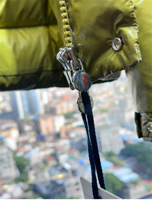 몽클레어 마야 Maya 70 숏 다운 패딩 자켓