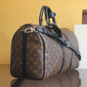 루이비통 모노그램 마카사르 반둘리에 45 M56711