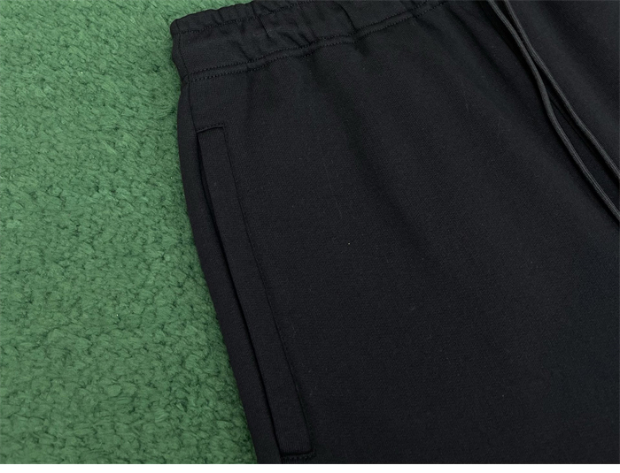 몽클레어 x FRGMT 플리스 버뮤다 쇼츠