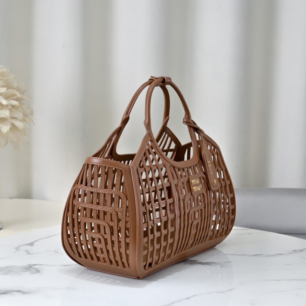 미우미우 Leather Basket