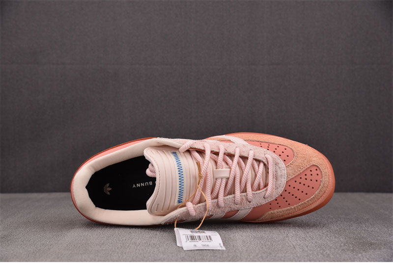 아디다스 x 배드 버니 가젤 인도어 카보 로호 JS5052