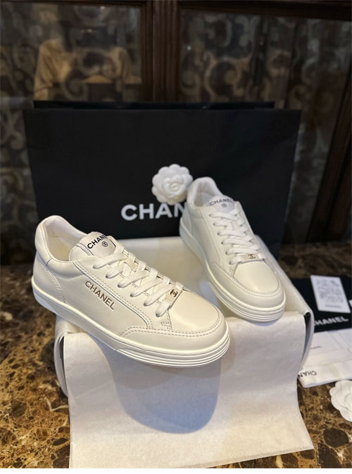 샤넬 23A 로고 레터링 테니스 스니커즈